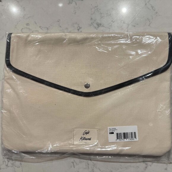 NWT - MAISON KITSUNE BEIGE "CAFE KITSUNE" LAPTOP POUCH - Picture 2 of 4